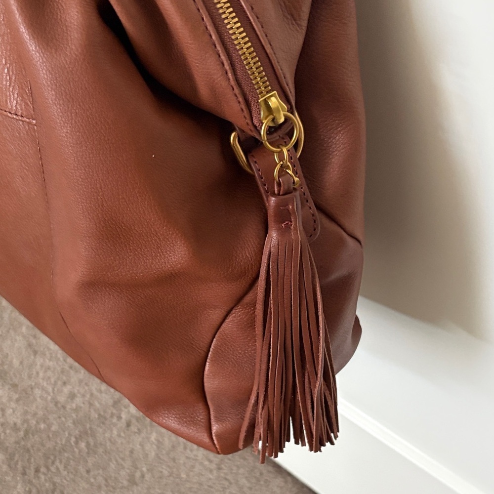 HOBO Rich Brown Leather Shoulder Bag NWOT - Picture 3 of 9
